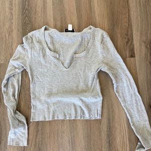 Grey long sleeve crop top